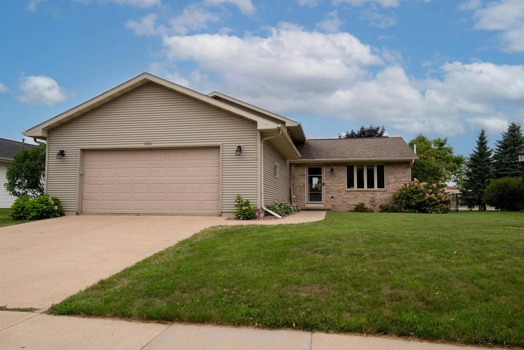 1795 Woodstock Street, OSHKOSH
