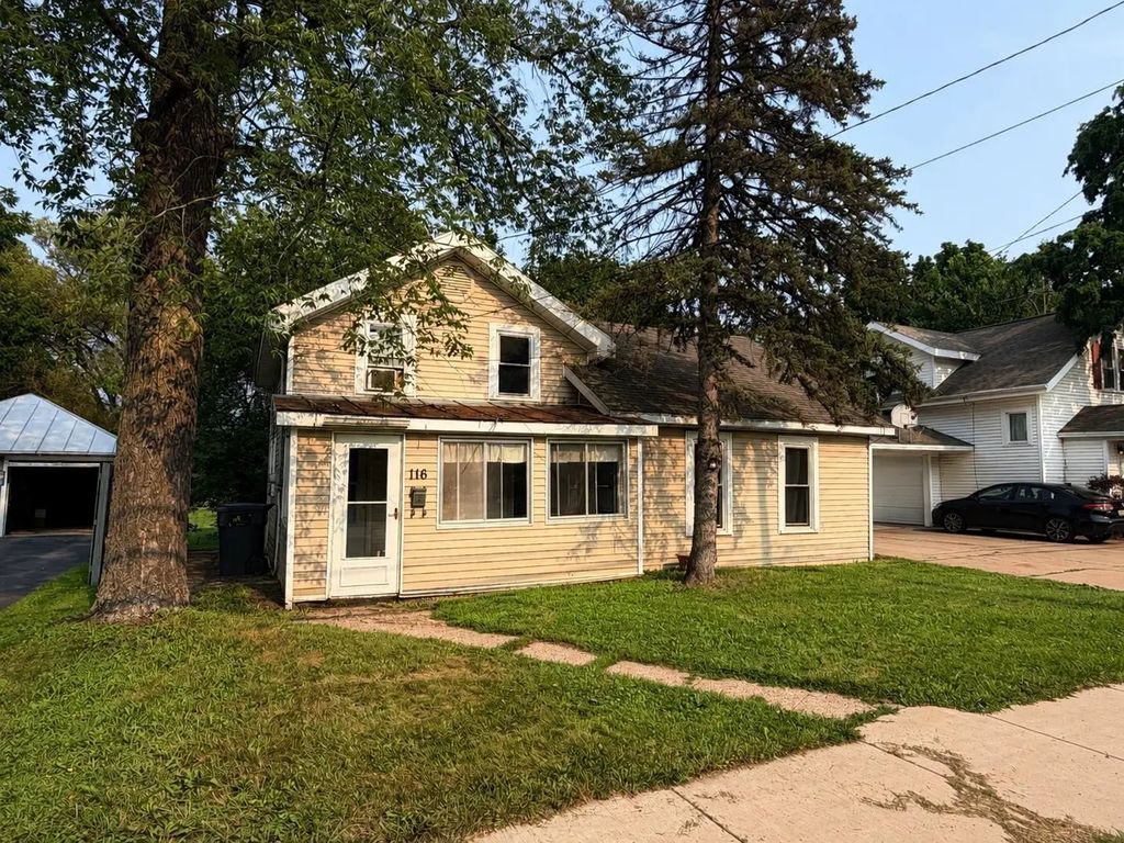 116 N Harrison Street, WAUPACA