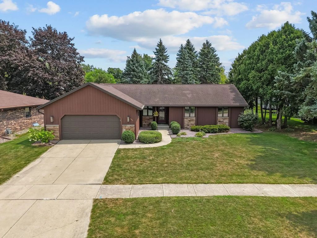 406 Silver Spring Drive, GREEN BAY