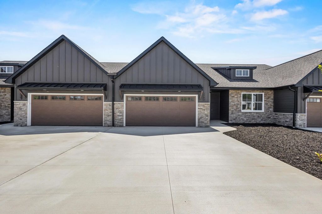 3385 Shawano Avenue, GREEN BAY
