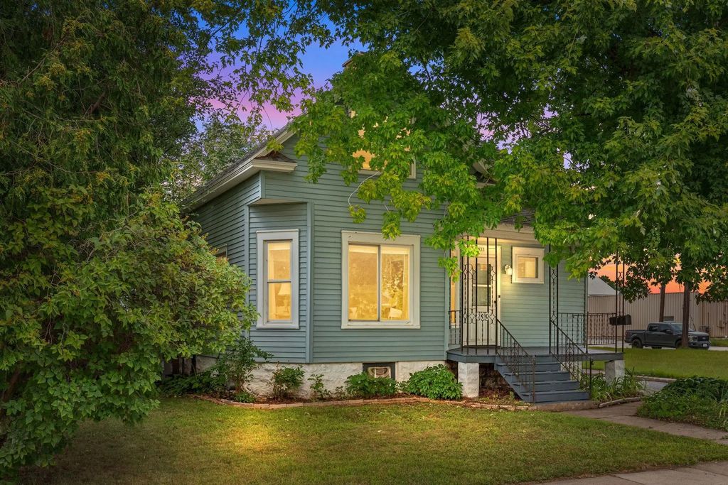 833 Jefferson Street, OSHKOSH