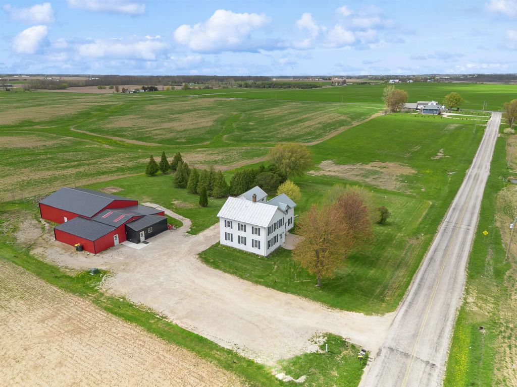 N5207 Lemke Road, CHILTON