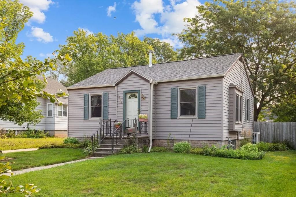 1624 Mt Vernon Street, OSHKOSH