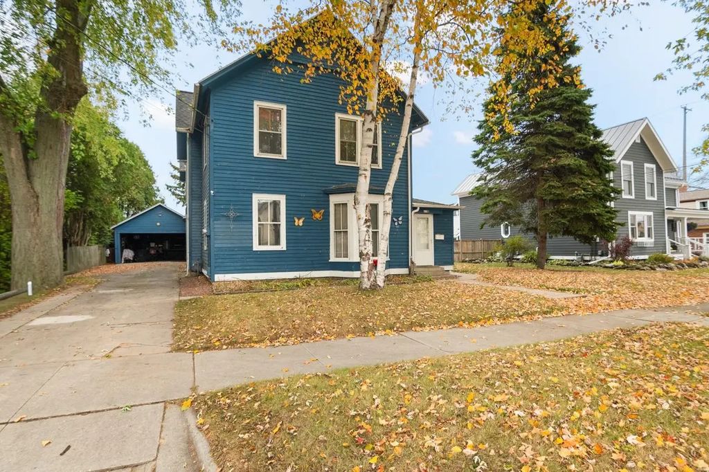 412 Park Street, MANITOWOC