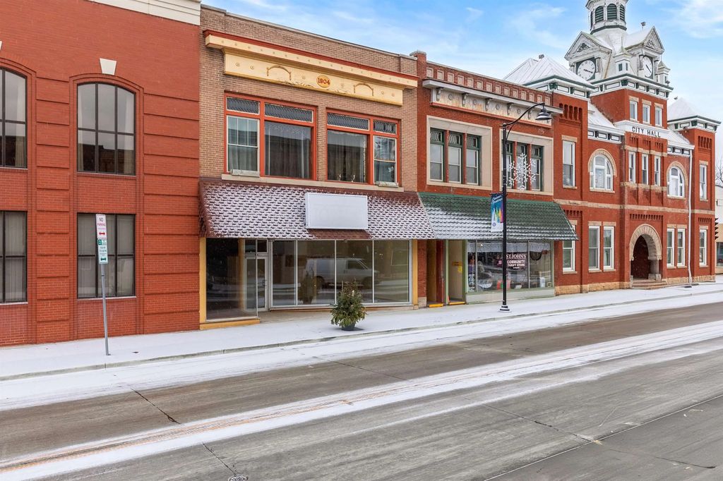 111 W North Water Street, NEW LONDON