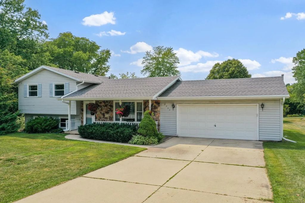 2262 Hazen Road, GREEN BAY