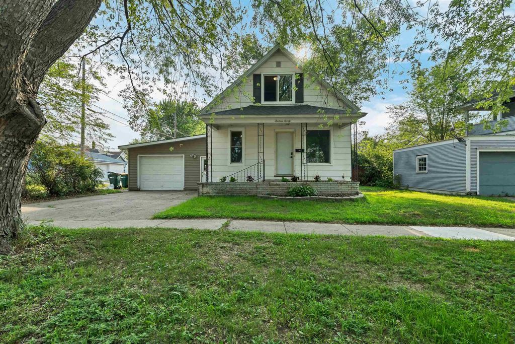 1320 Church Street, MARINETTE