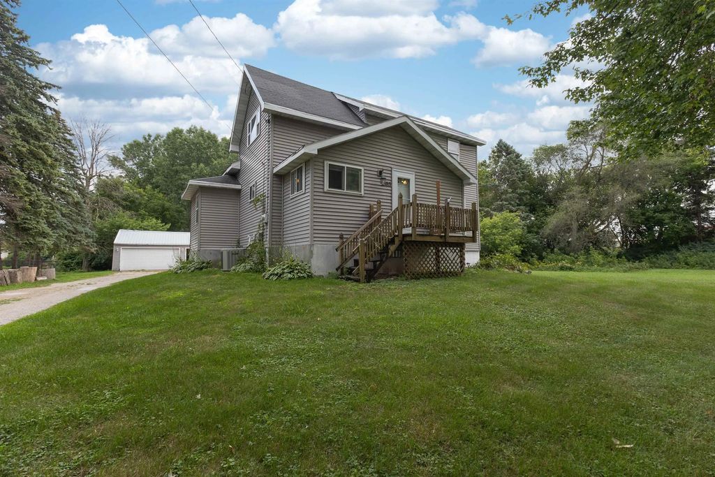 1585 Cold Spring Road, NEENAH