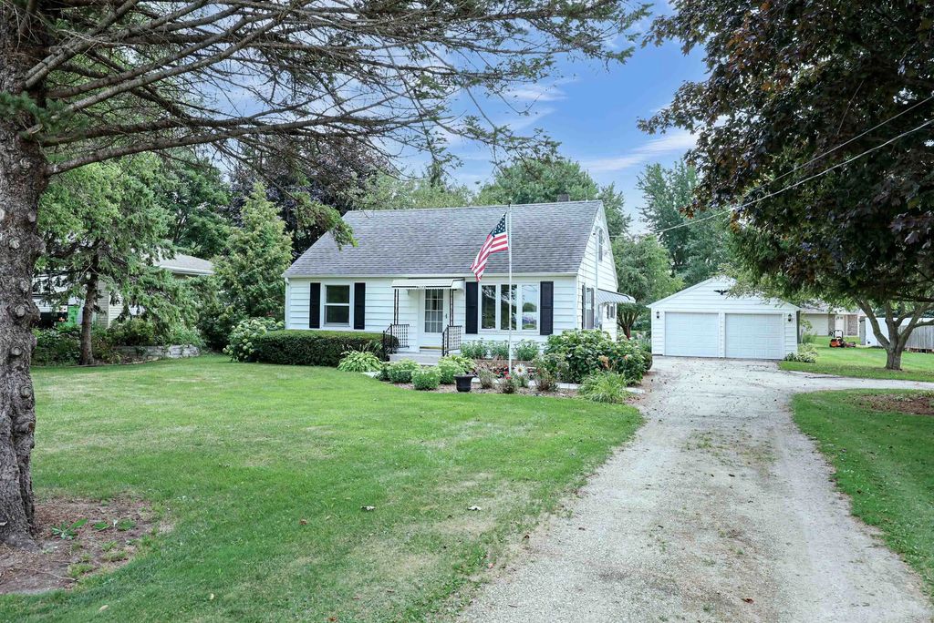 W6273 Old Highway Road, MENASHA