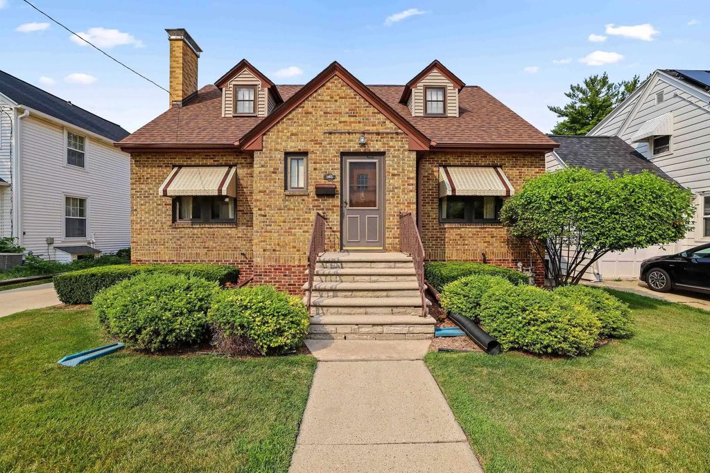 1146 Dousman Street, GREEN BAY