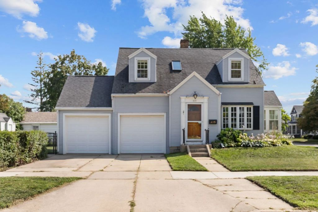 615 W Bent Avenue, OSHKOSH