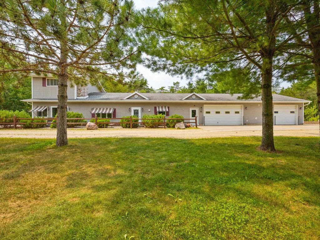 W9272 Ok Lane, WAUSAUKEE