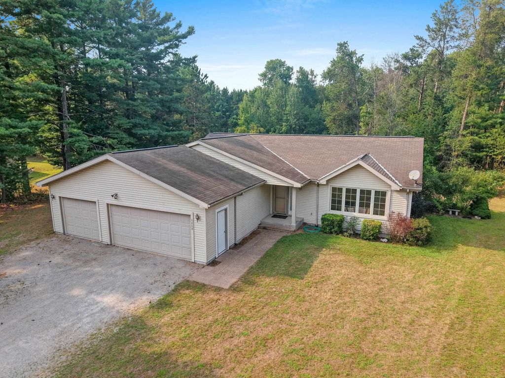 5808 Lade Beach Road, LITTLE SUAMICO