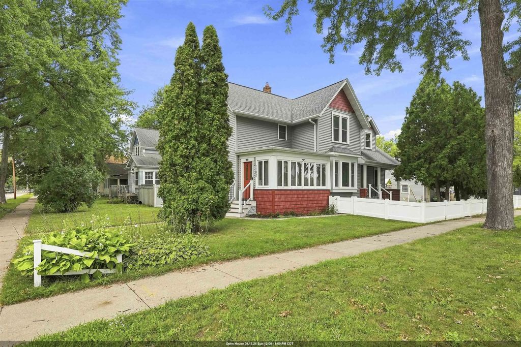 1102 W Lawrence Street, APPLETON