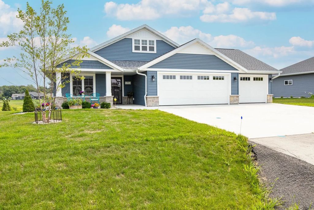 1712 Addie Parkway, OSHKOSH