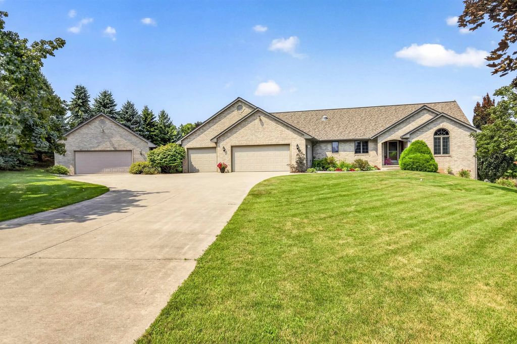 W7272 Bonnie Drive, SHIOCTON