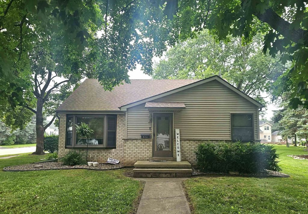 643 S Main Street, SEYMOUR