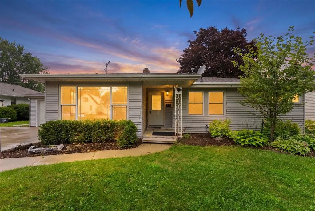 319 Parker Avenue, ALGOMA