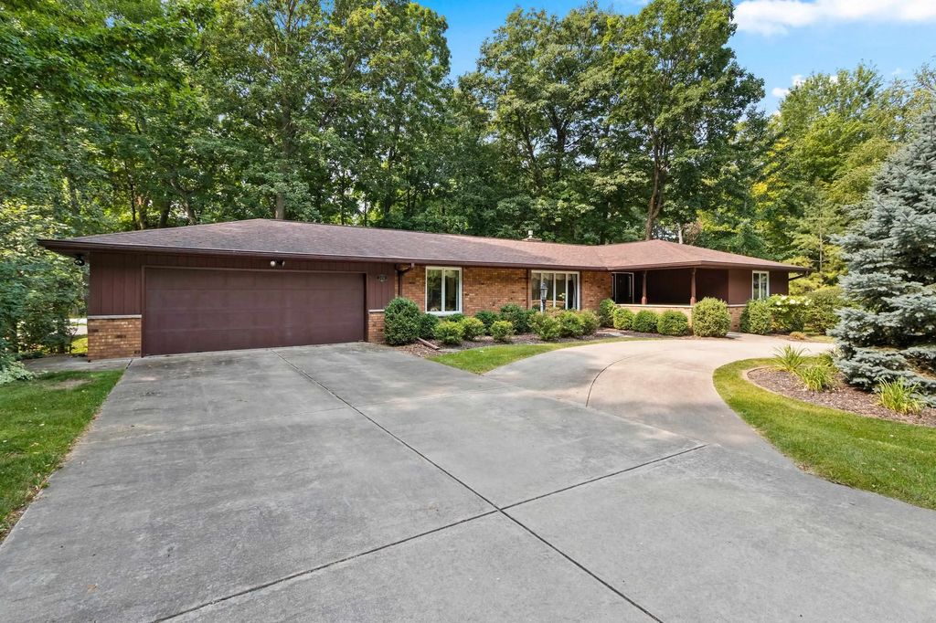 2450 Hillside Lane, GREEN BAY