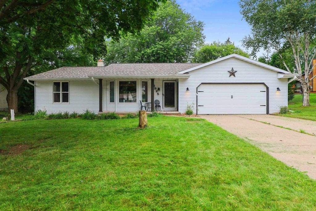 2925 Devroy Lane, GREEN BAY