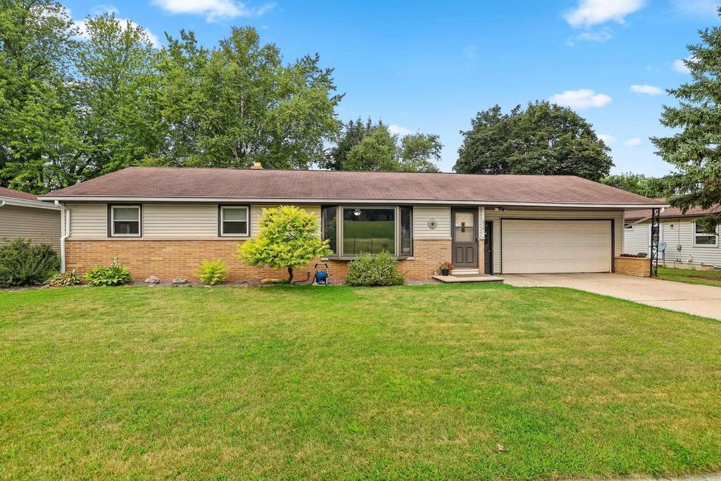 374 Skyline Boulevard, GREEN BAY