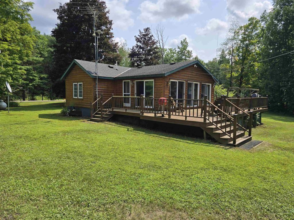 N2814 Doemel Court, WHITE LAKE
