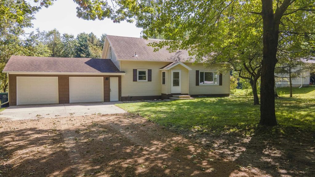 E2059 N Westgate Acres Road, WAUPACA