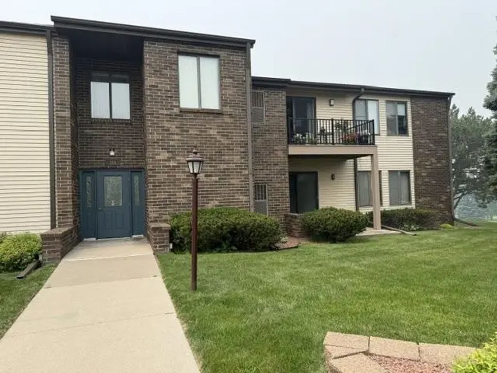 366 W St Joseph Street, GREEN BAY