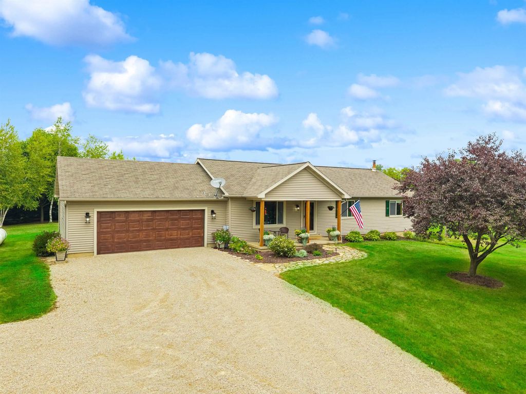 W5150 Red School Road, PESHTIGO