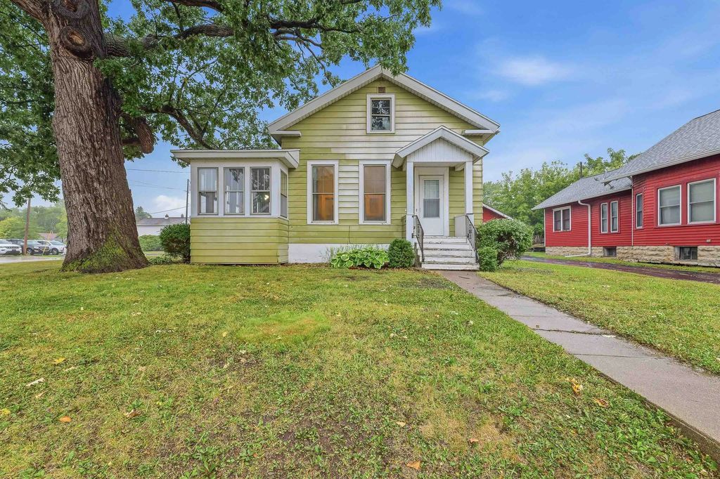 4 Prospect Avenue, OSHKOSH