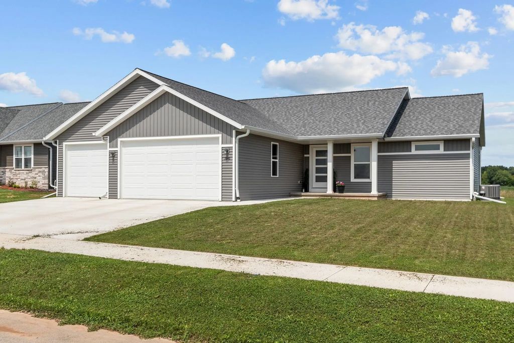 3846 E Zion Lane, APPLETON