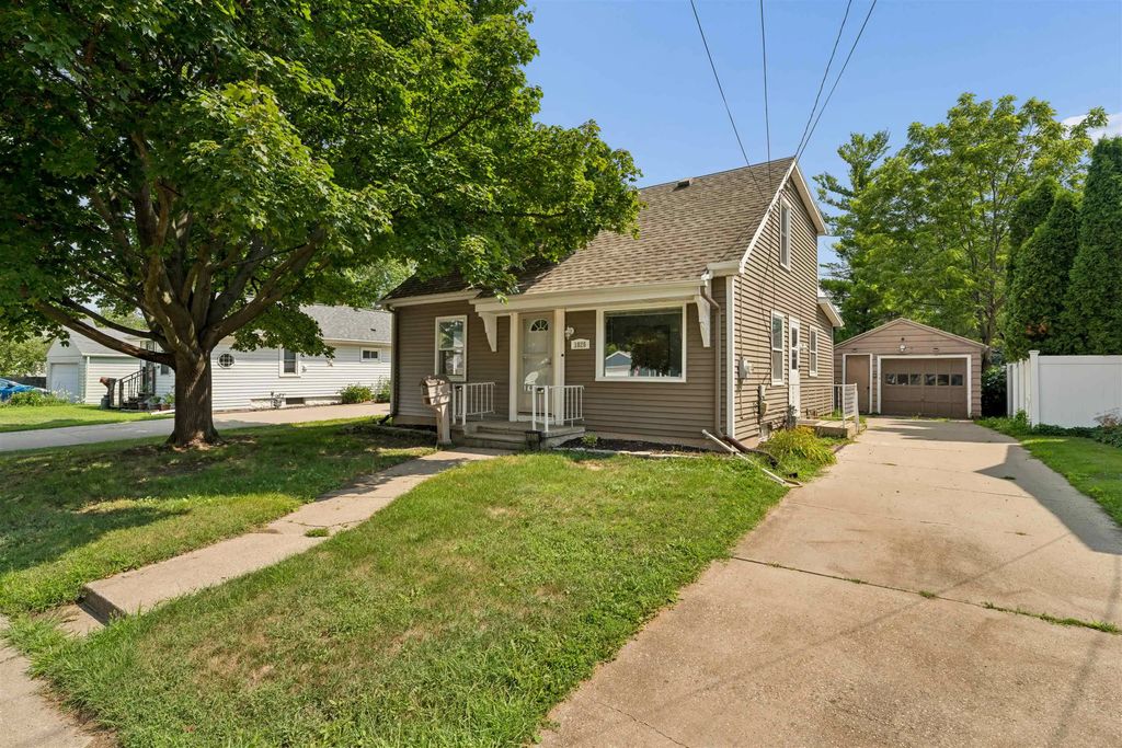 1820 Alaska Street, OSHKOSH