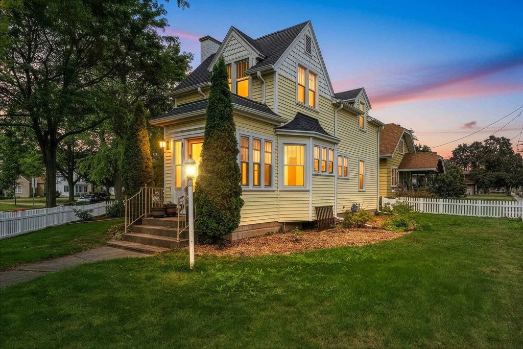 1312 W Packard Street, APPLETON