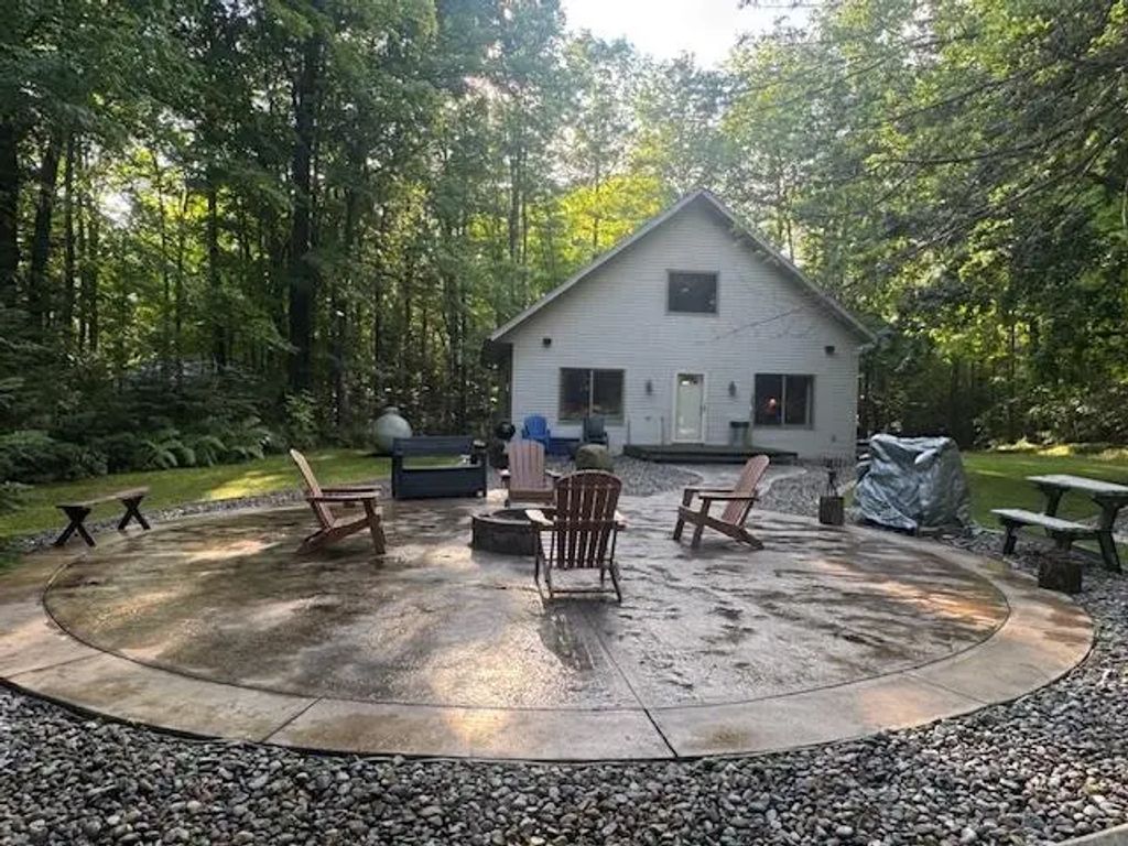 18486 Valley View Road, TOWNSEND