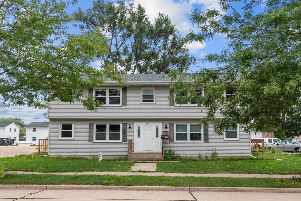 1860 Evans Street, OSHKOSH