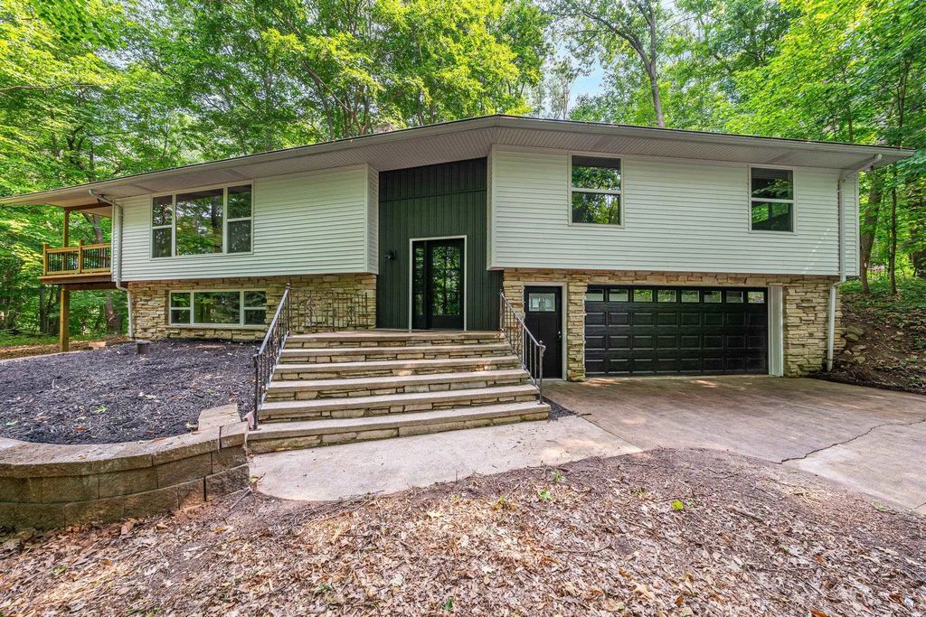 3973 W Highview Drive, APPLETON