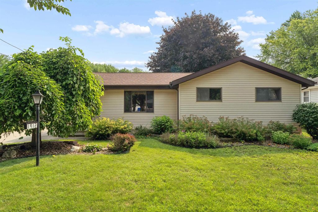 1912 S Walden Avenue, APPLETON