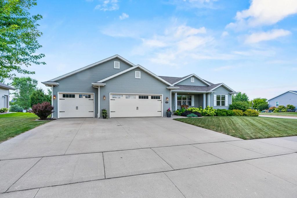 4301 Fieldcrest Drive, KAUKAUNA