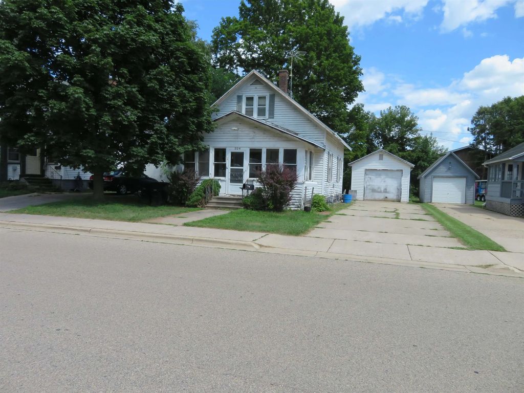 324 S Washington Street, SHAWANO