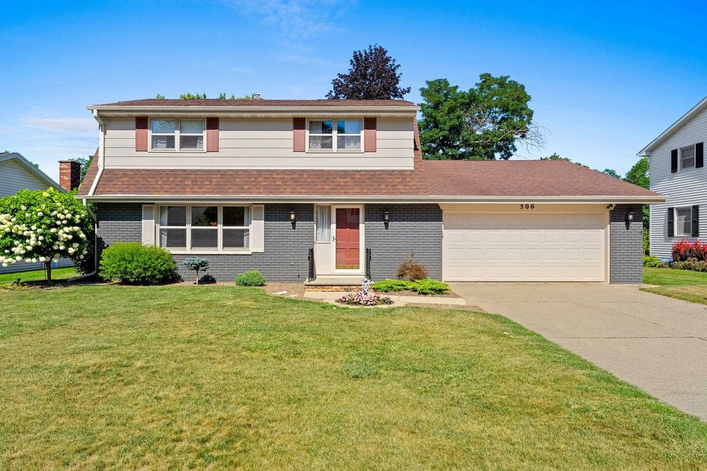 506 Pine Terrace, GREEN BAY