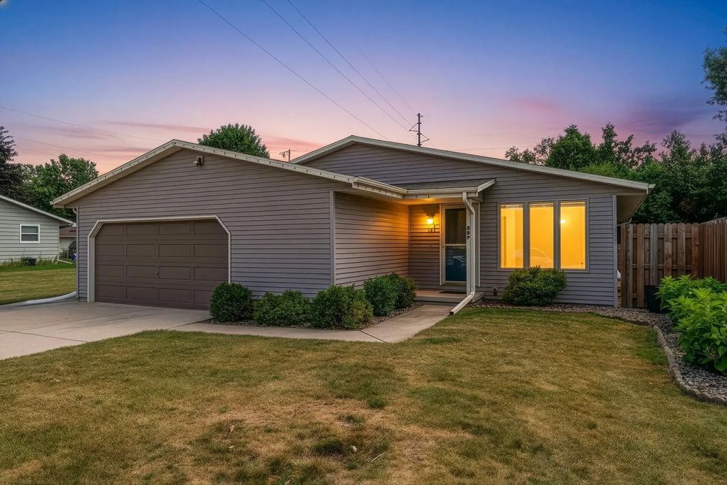 487 Superior Road, GREEN BAY