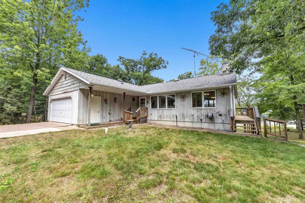 N6278 8th Drive, PLAINFIELD