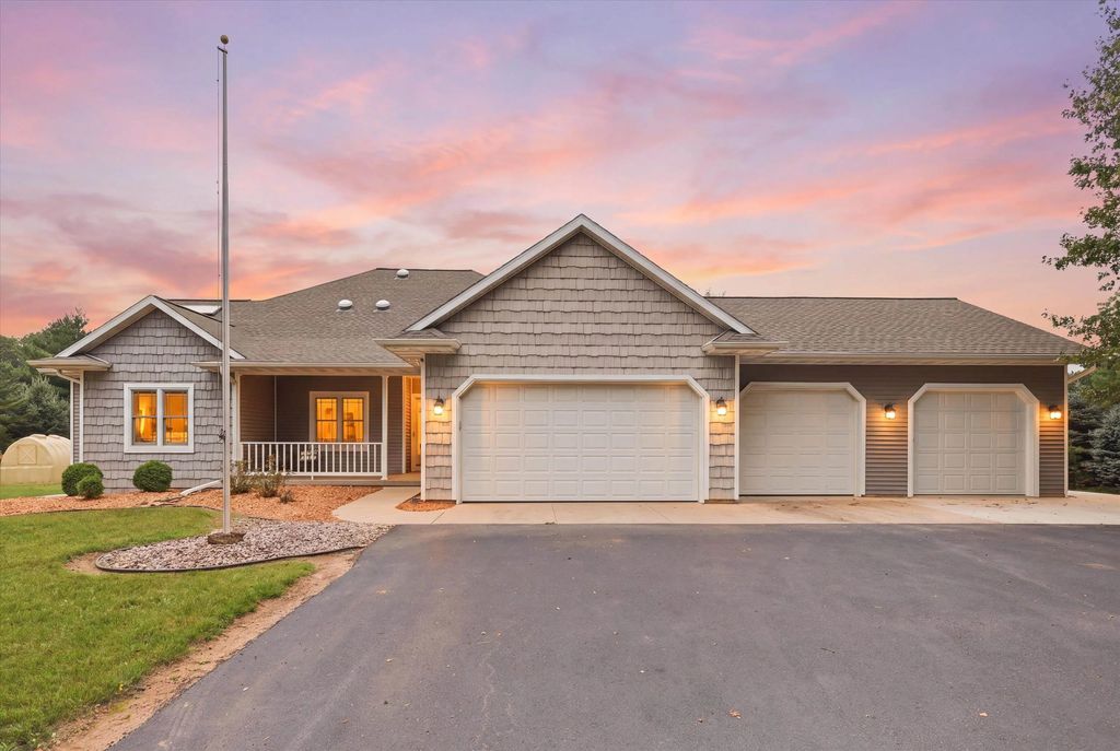 N3575 Sunrise Court, NEW LONDON