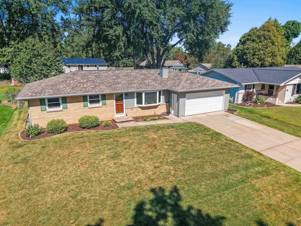 1016 Chantel Street, GREEN BAY