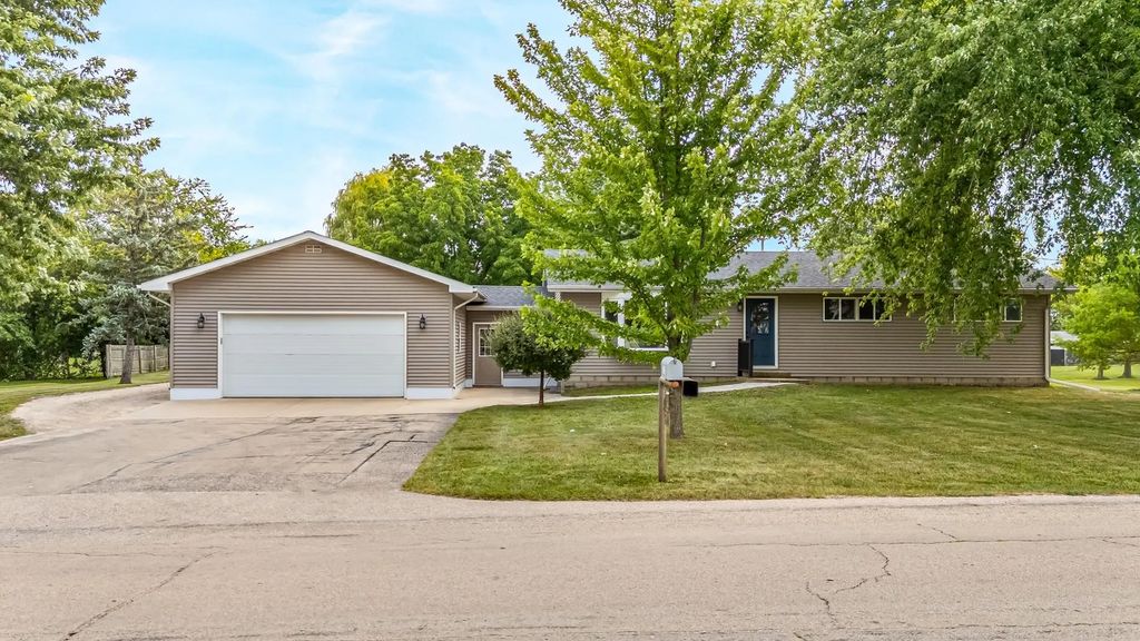 310 Lincoln Avenue, OMRO