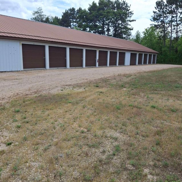 W7695 Airport Road, CRIVITZ