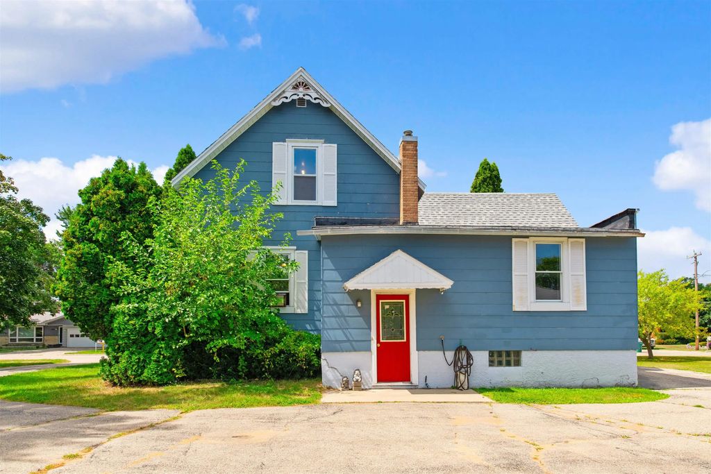 2706 Shore Drive, MARINETTE