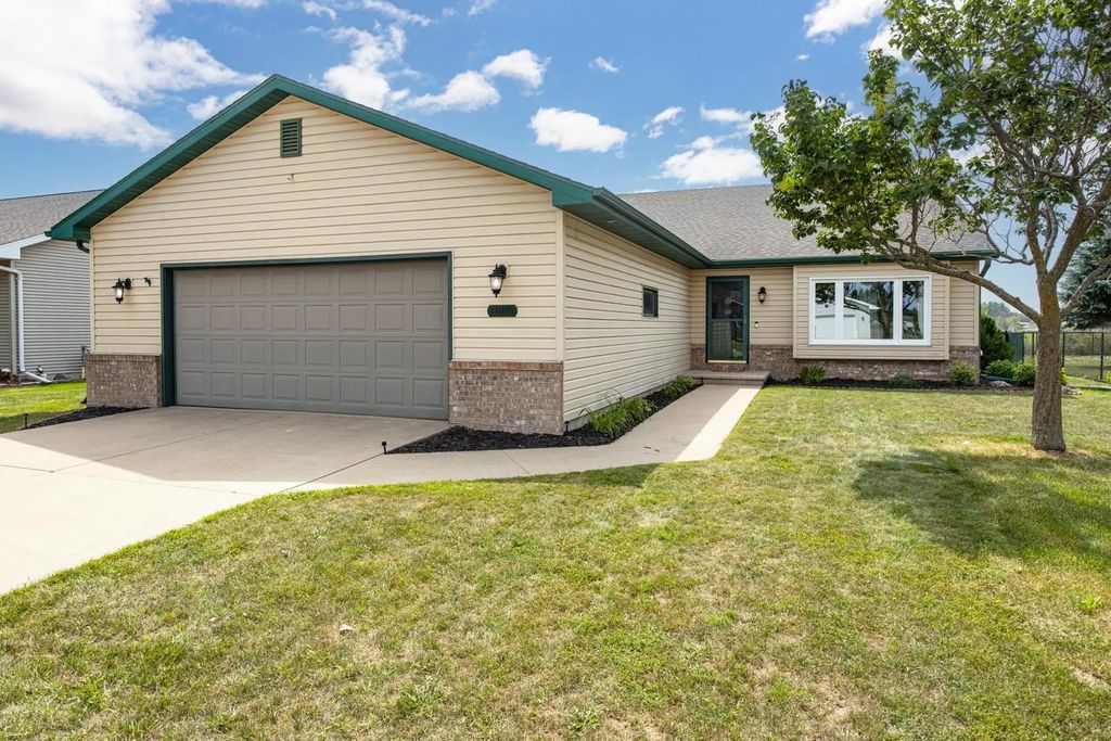 1005 Freedom Avenue, OSHKOSH