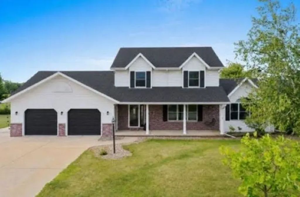 2820 Blue Spruce Drive, GREEN BAY