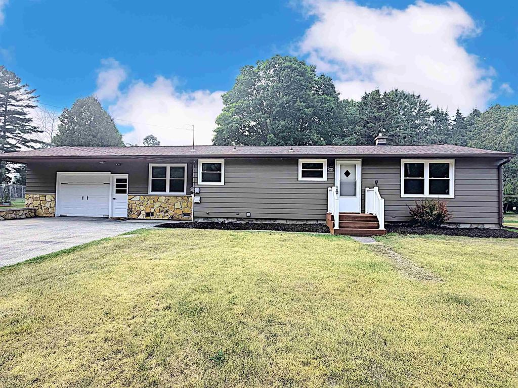 945 Steiner Drive, MISHICOT